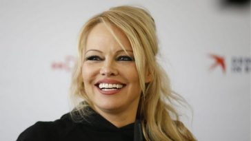 Pamela Anderson Net Worth - BiographON